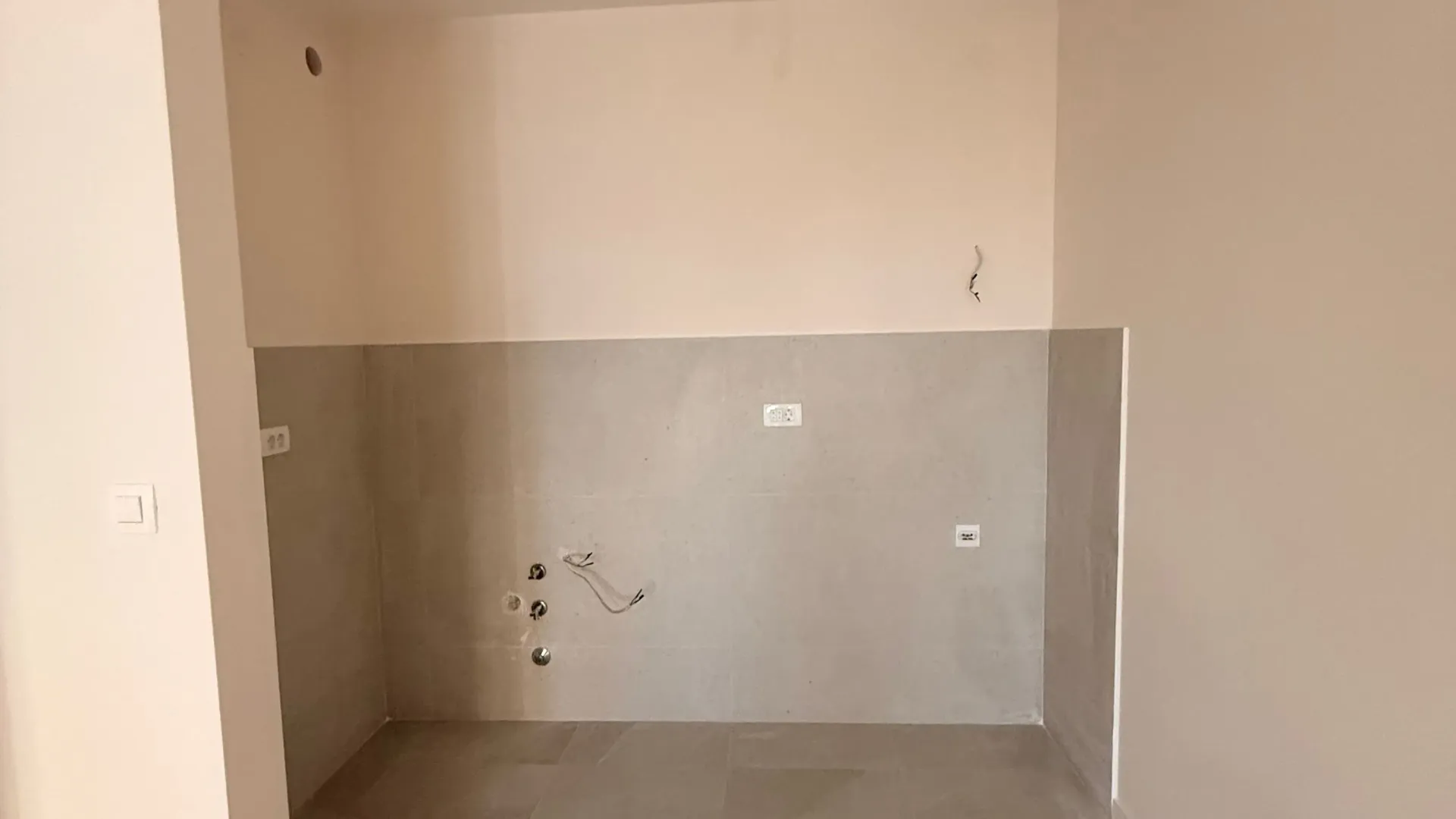 Izdavanje, poslovni prostor, 49m², Central Point, Podgorica