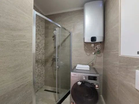 Rent, three bedroom apartment, 130m², Dobrota, Kotor - image 1