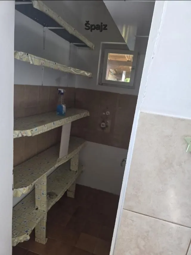 Izdavanje, kuća, 100m², Jajinci, Voždovac Sve Podlokacije