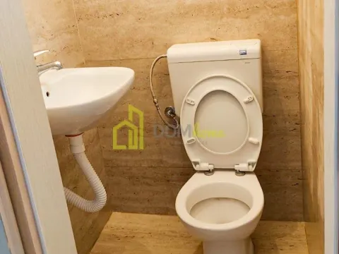 Izdavanje, poslovni prostor, 40m², Masline, Podgorica - image 4