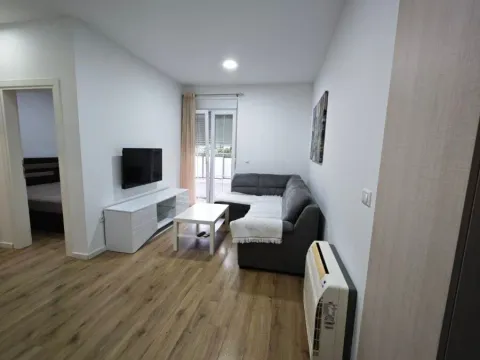 Izdavanje, jednosoban stan, 38m², Dalmatinska ulica, Podgorica - image 4