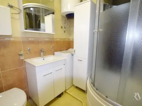 Izdavanje, jednosoban stan, 53m², Centar, Tivat - image 5