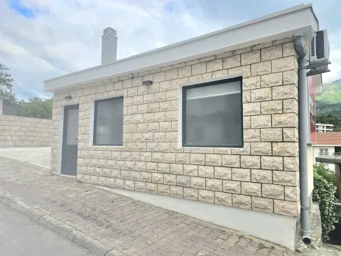 Izdavanje, poslovni prostor, 28m², Budva, Crna Gora - image 2