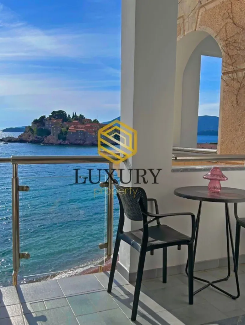 Izdavanje, stan, 50m², Sveti Stefan, Budva