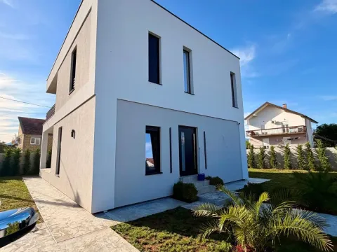 Rent, house, 225m², Gornja Gorica, Podgorica - image 3