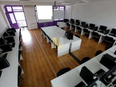 Rent, office space, 500m², Adamovićevo Naselje, Novi Sad Sve Podlokacije