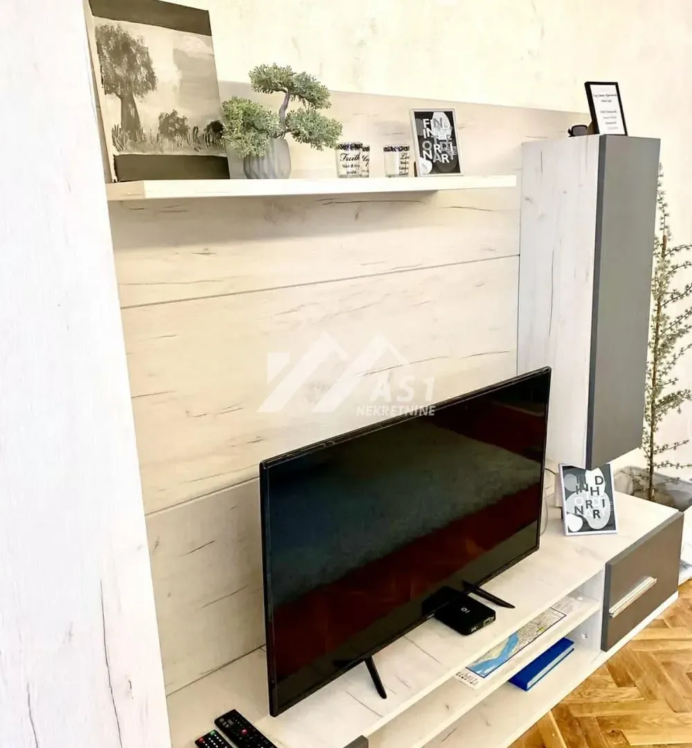 Izdavanje, jednosoban stan, 31m², Centar, Novi Sad