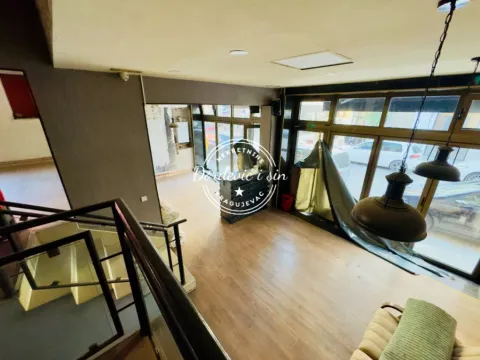 Izdavanje, poslovni prostor, 175m², Centar, Kragujevac - image 13
