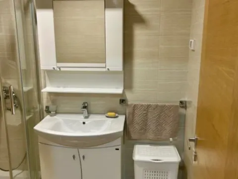 Izdavanje, dvosoban stan, 64m², City Kvart, Podgorica - image 2