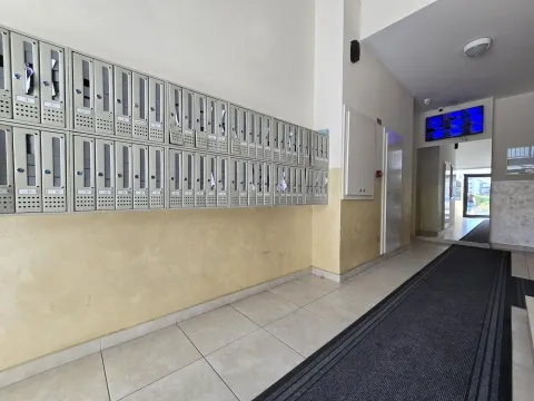Prodaja, dvosoban stan, 65m², City Kvart, Podgorica - image 16