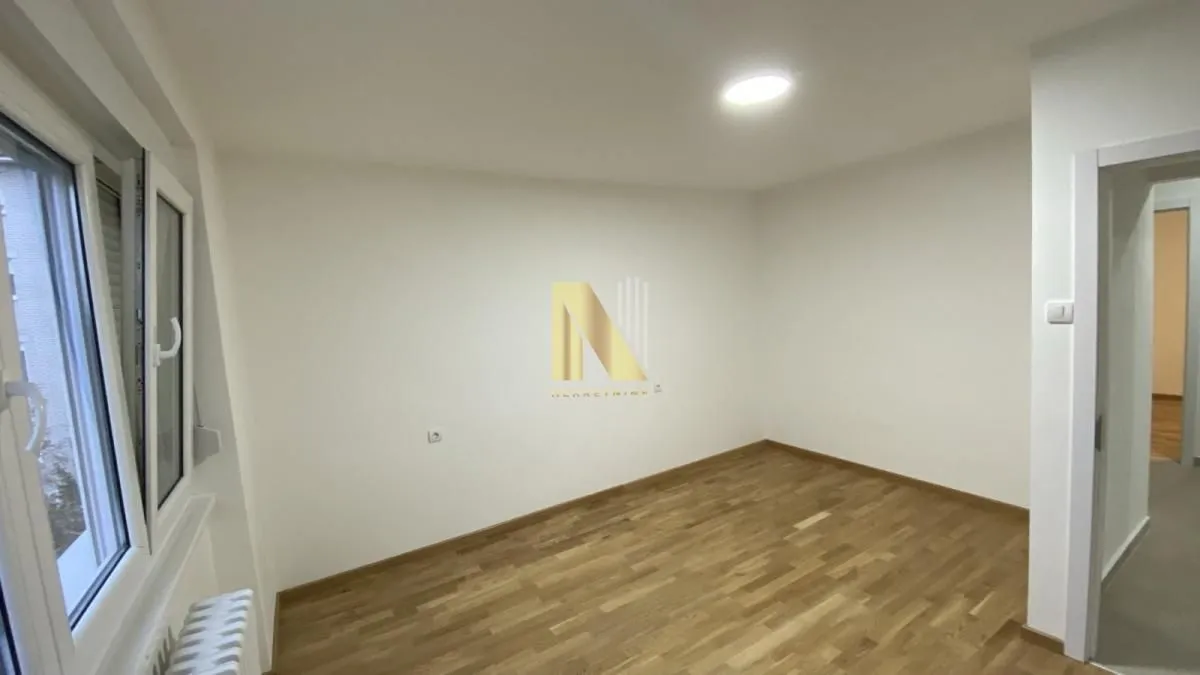 Prodaja, trosoban stan, 54m², Sajmište, Novi Sad