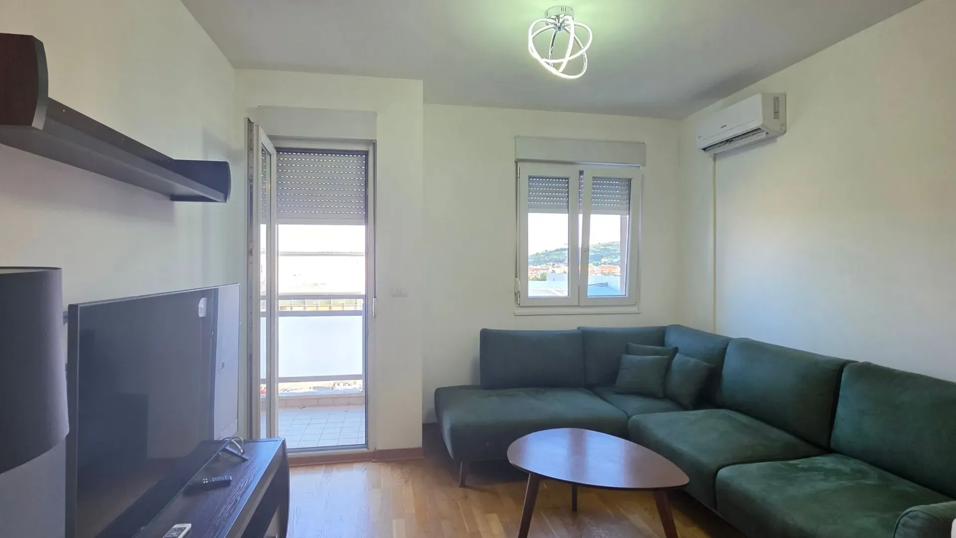 Izdavanje, dvosoban stan, 68m², City Kvart, Podgorica