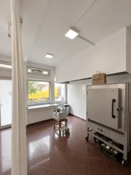 Izdavanje, poslovni prostor, 120m², Centar, Podgorica - image 6