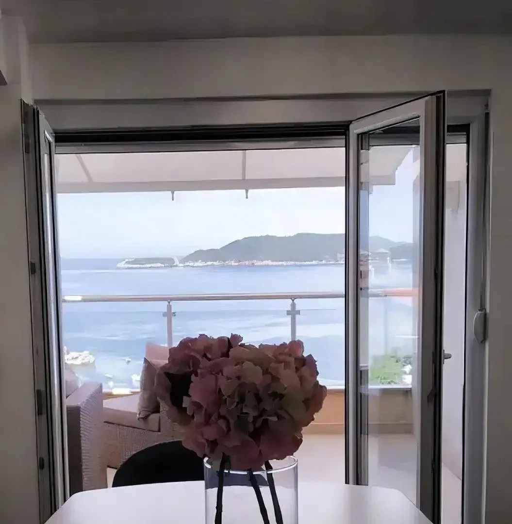 Rent, three bedroom apartment, 150m², Pržno, Budva