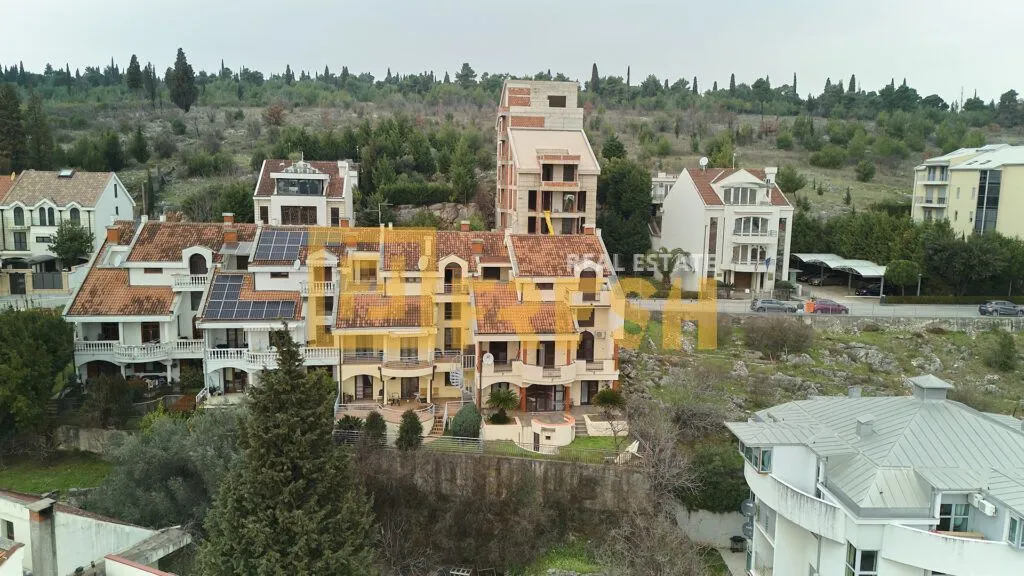 Izdavanje, kuća, 280m², Gorica C, Podgorica