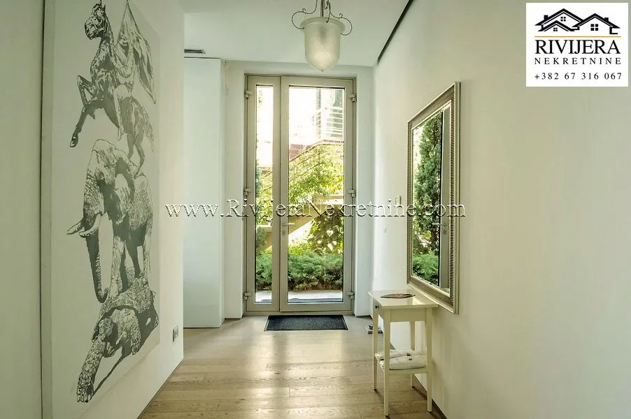 Sale, two bedroom apartment, 155m², Bečići, Budva