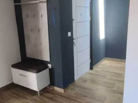 Izdavanje, stan, 65m², Tivat, Crna Gora - image 3