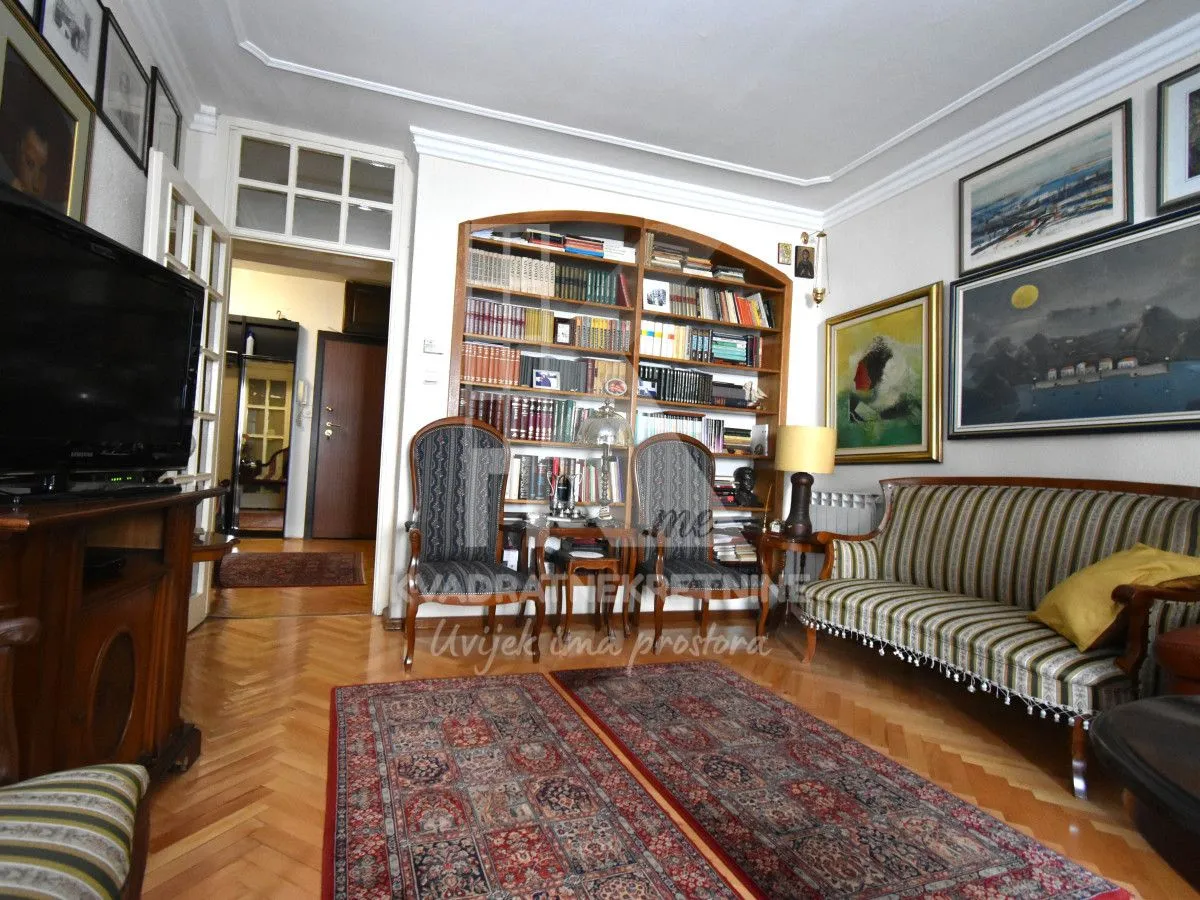 Prodaja, četvorosoban stan, 120m², Blok 7, Podgorica