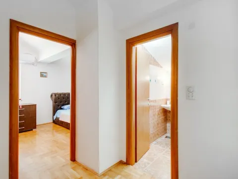 Sale, two bedroom apartment, 82m², Budva, Crna Gora - image 12