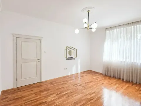 Izdavanje, poslovni prostor, 66m², Podgorica, Crna Gora - image 1