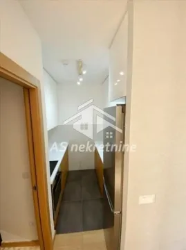 Izdavanje, dvosoban stan, 48m², Neimar, Vračar Sve Podlokacije - image 5