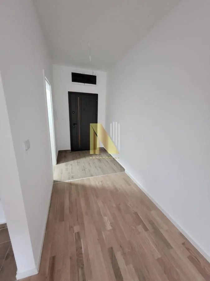 Prodaja, garsonjera, 24m², Salajka, Novi Sad Sve Podlokacije