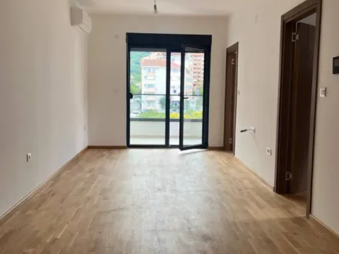 Prodaja, dvosoban stan, 52m², Rozino, Budva