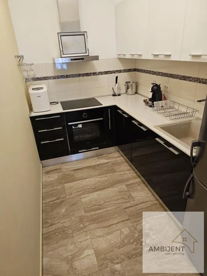 Prodaja, trosoban stan, 77m², Budva, Crna Gora