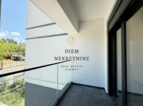 Izdavanje, trosoban stan, 111m², Vezirov Most, Podgorica - image 13