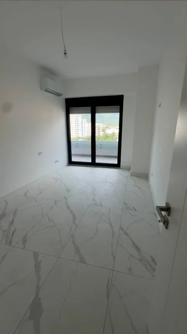 Sale, three bedroom apartment, 148m², Centar, Bar