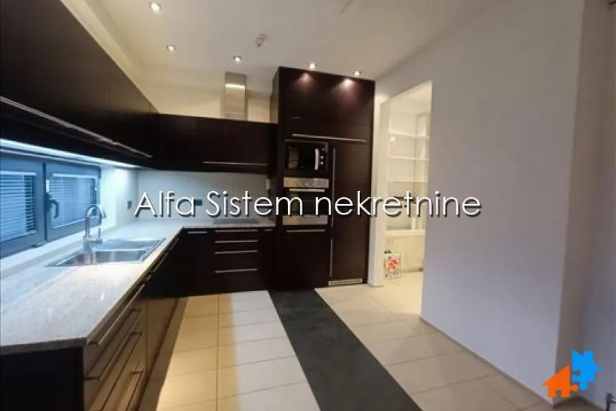 Izdavanje, stan, 176m², Kalenić Pijaca, Vračar Sve Podlokacije