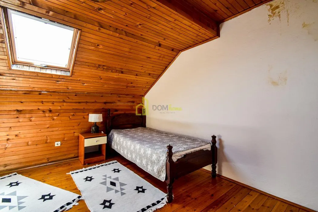 Sale, house, 370m², Tološi, Podgorica