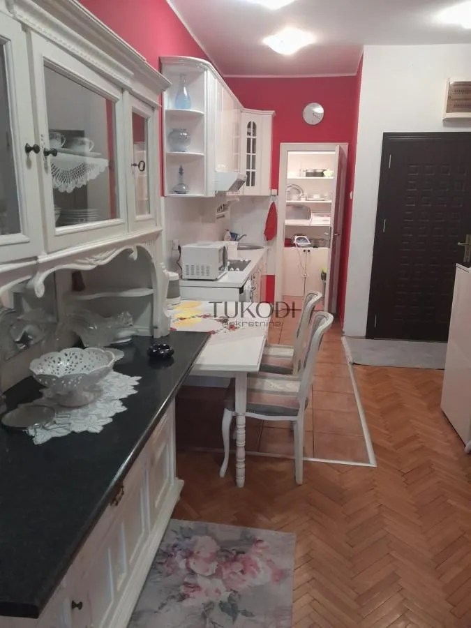 Prodaja, četvorosoban stan, 120m², Stari grad, Novi Sad