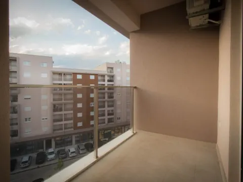 Izdavanje, jednosoban stan, 46m², Stari Aerodrom, Podgorica - image 12