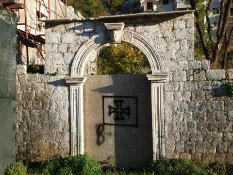 Prodaja, plac, 1800m², Risan, Kotor - image 4