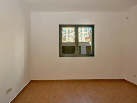 Sale, two bedroom apartment, 85m², Bečići, Budva - image 10