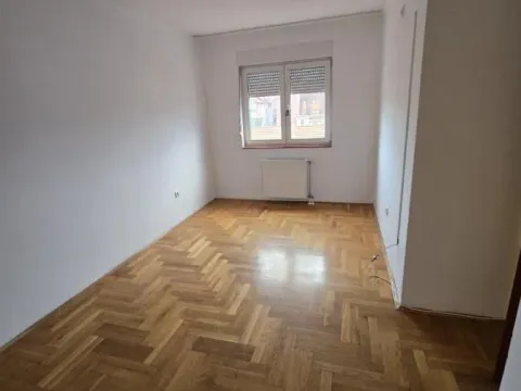 Izdavanje, trosoban stan, 85m², Grbavica, Novi Sad Sve Podlokacije - image 6