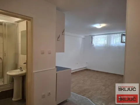 Sale, studio apartment, 28m², Socijalno, Novi Sad Sve Podlokacije