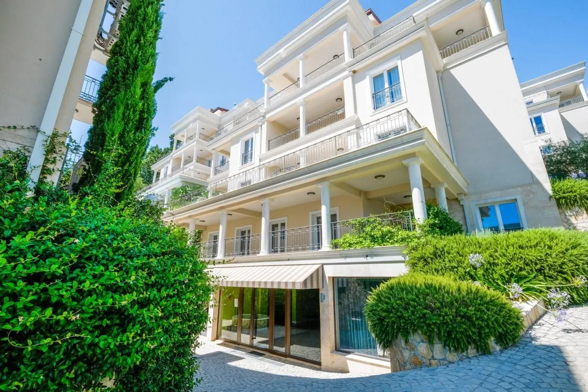 Prodaja, trosoban stan, 166m², Đenovići, Herceg Novi