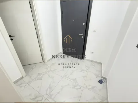 Prodaja, jednosoban stan, 43m², Stari Aerodrom, Podgorica - image 8