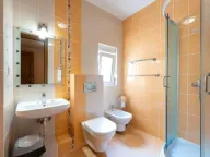 Rent, house, 200m², Perazića do, Budva - image 5