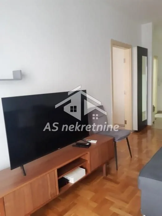 Izdavanje, dvosoban stan, 42m², Vukov Spomenik, Zvezdara Sve Podlokacije