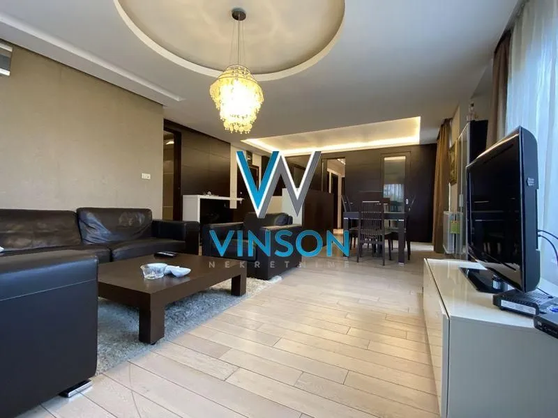 Prodaja, četvorosoban stan, 110m², Centar, Novi Sad