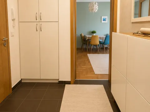 Izdavanje, dvosoban stan, 70m², Tuški Put, Podgorica - image 4