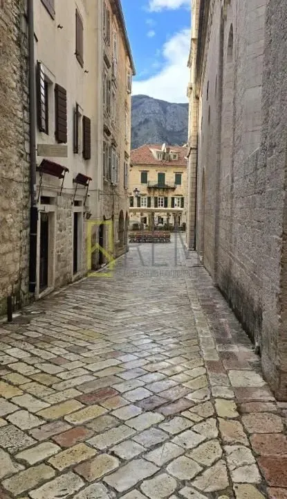 Sale, three bedroom apartment, 72m², Kotor, Crna Gora