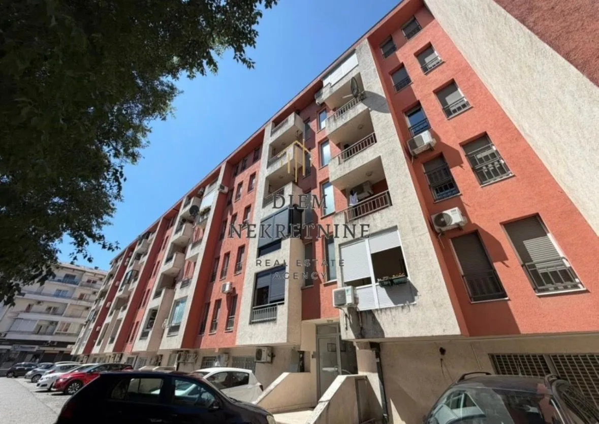 Izdavanje, trosoban stan, 107m², Vezirov Most, Podgorica