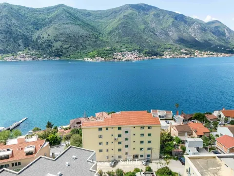 Sale, two bedroom apartment, 85m², Dobrota, Kotor - image 19