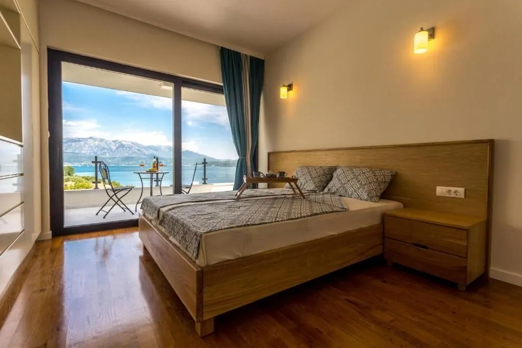 Prodaja, kuća, 490m², Đenovići, Herceg Novi