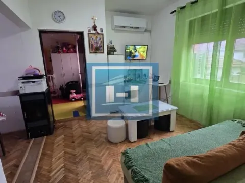 Sale, house, 140m², Vranje, Srbija - image 1