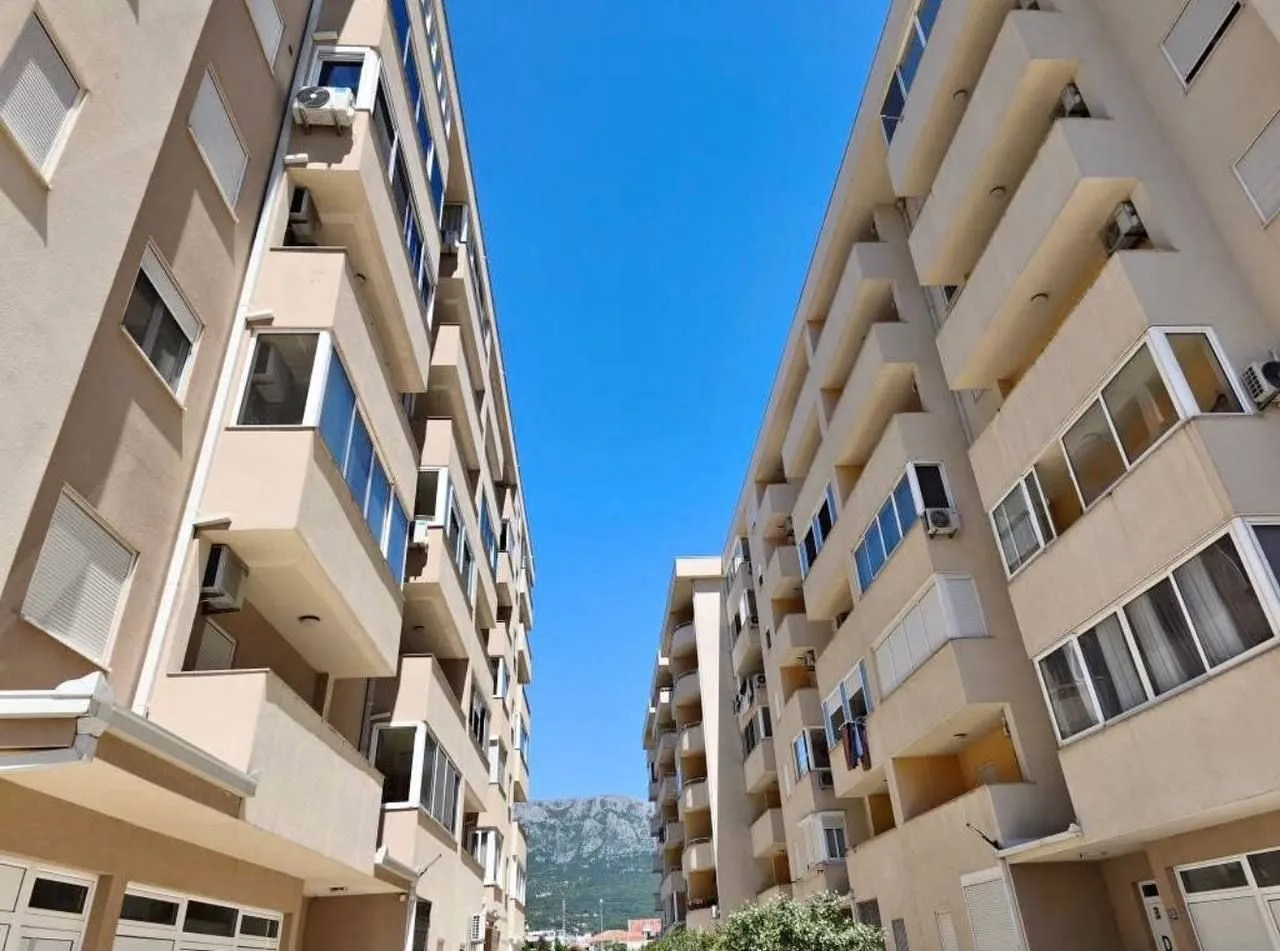 Sale, one bedroom apartment, 50m², Centar, Bar